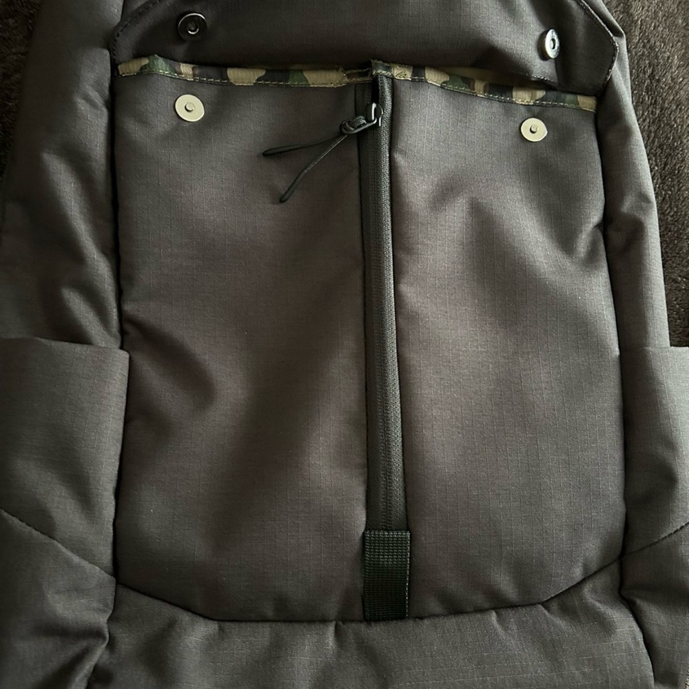 Thule Charcoal Gray Men's Backpack - Picture 3 of 5